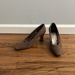 Chic Brown Suede Heels